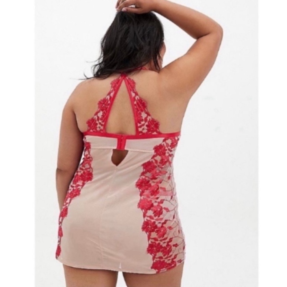 Torrid Raspberry Embroidered Mesh Underwire Chemise NWT - Picture 2 of 5